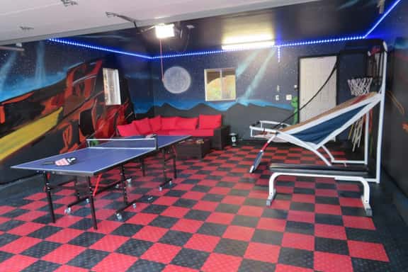 Centrally located for adventures - Image 1